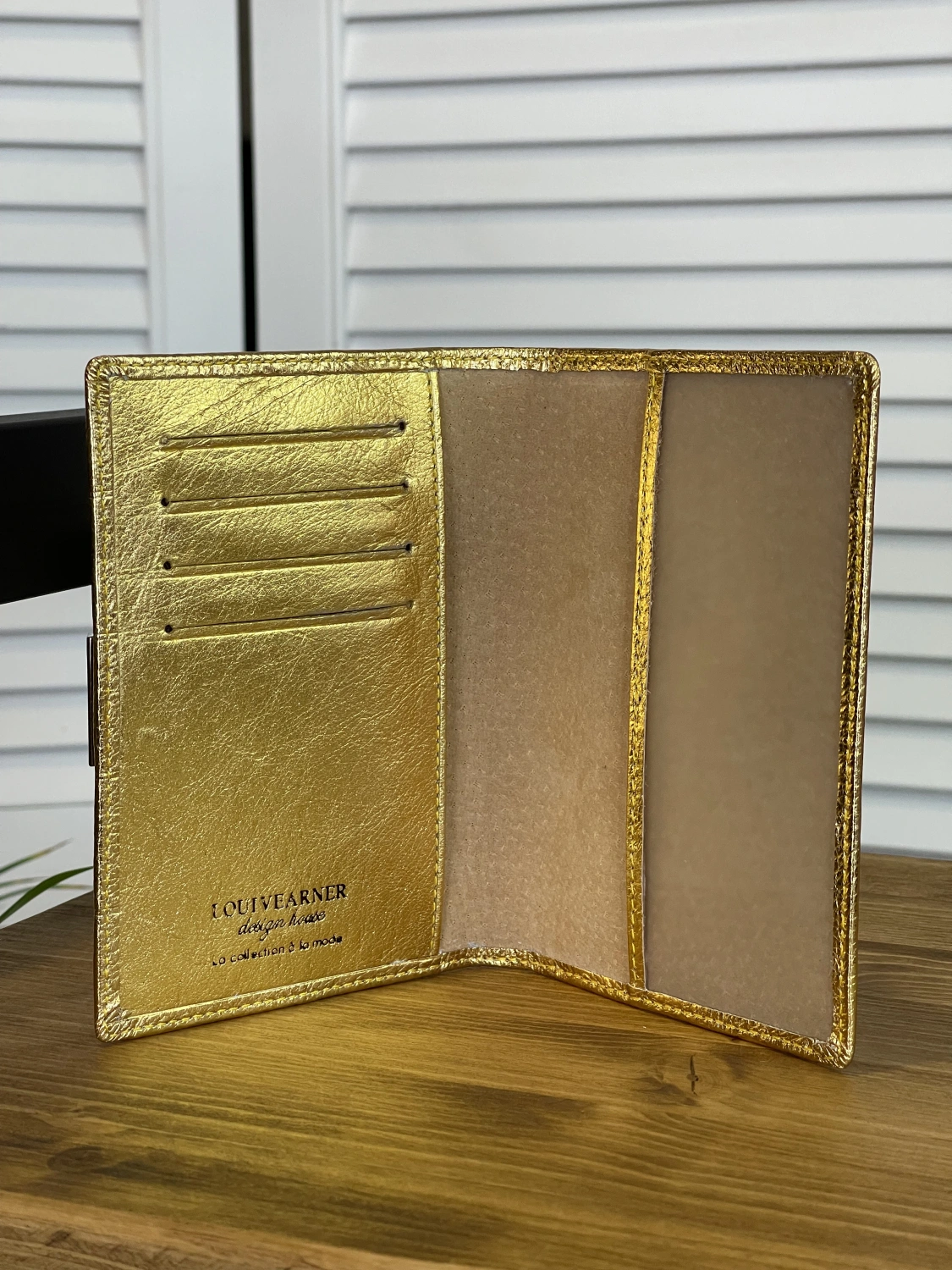 Обложка для паспорта золотой  Loui Vearner 214-2045 фото 2