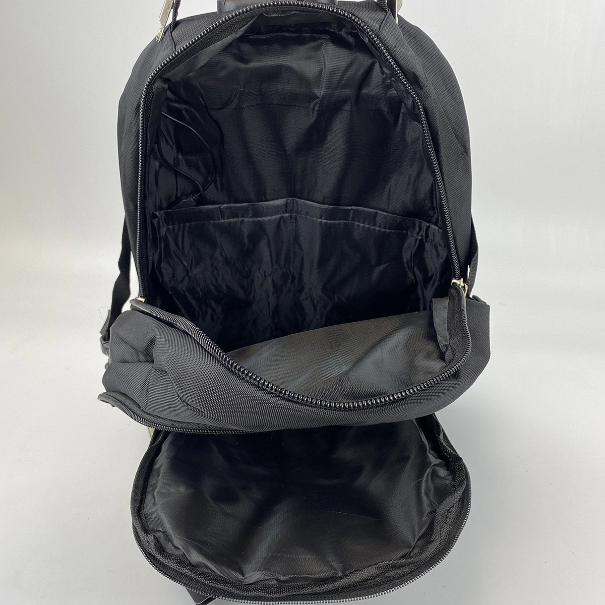 Рюкзак черный SWISSGEAR Y-8823 фото 3
